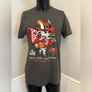Tom Brady #12 Bucs Super Bowl Bucs shirt Medium GOAT